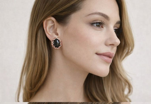 AGM Luxe Noir Twist Stud Earrings