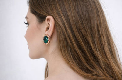 AGM Luxe Emerald Twist Stud Earrings